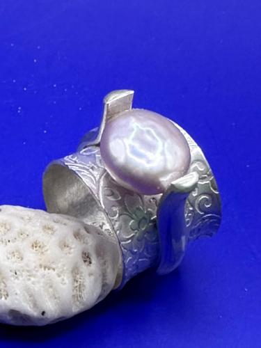 silver Ring with pearl